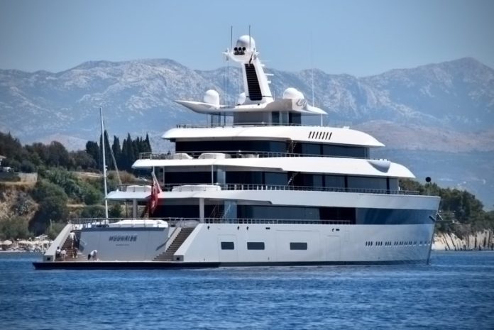 luxury yacht charter